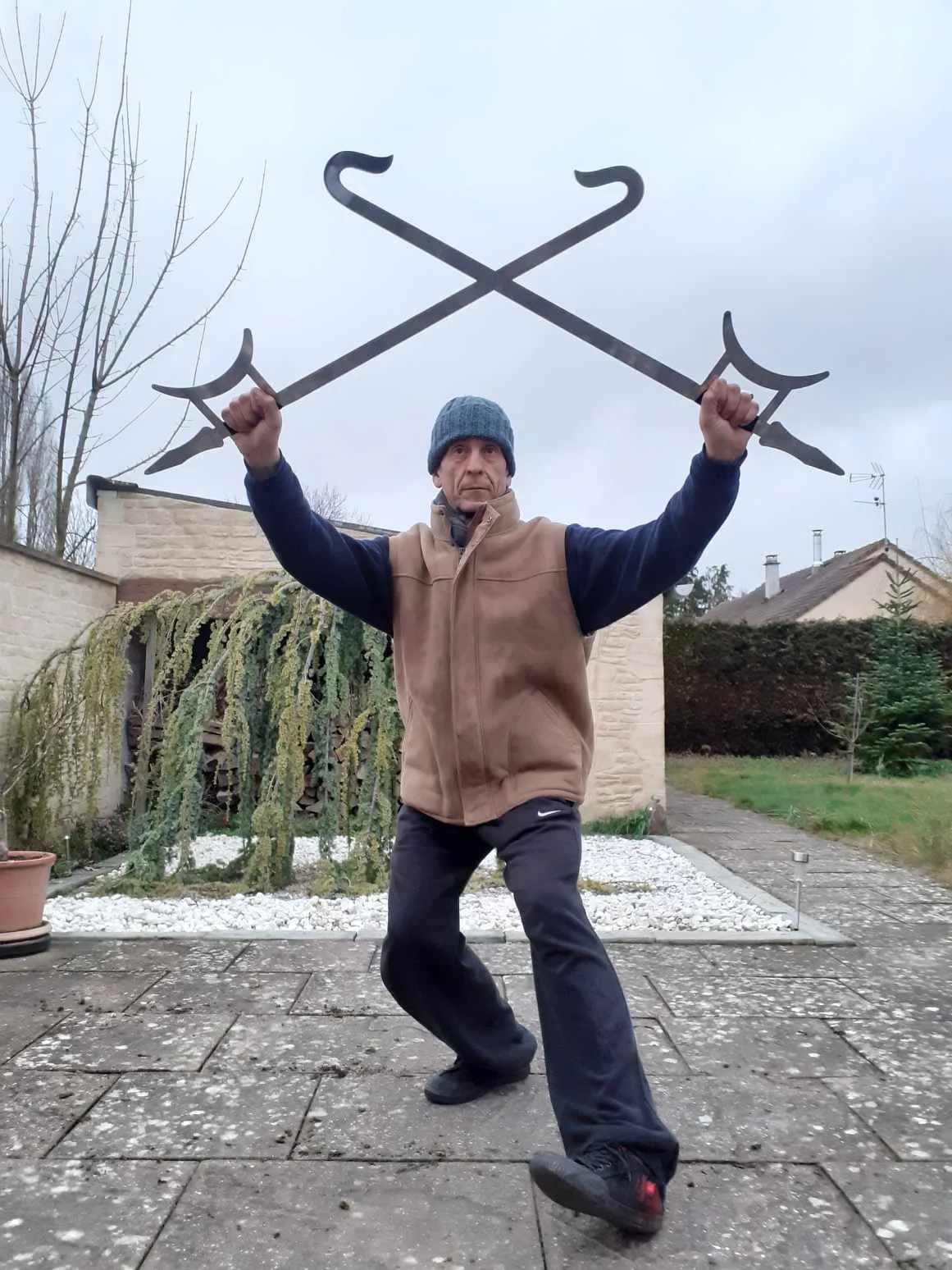 Les crochets de la mante… et la pratique des armes dans notre kungfu…